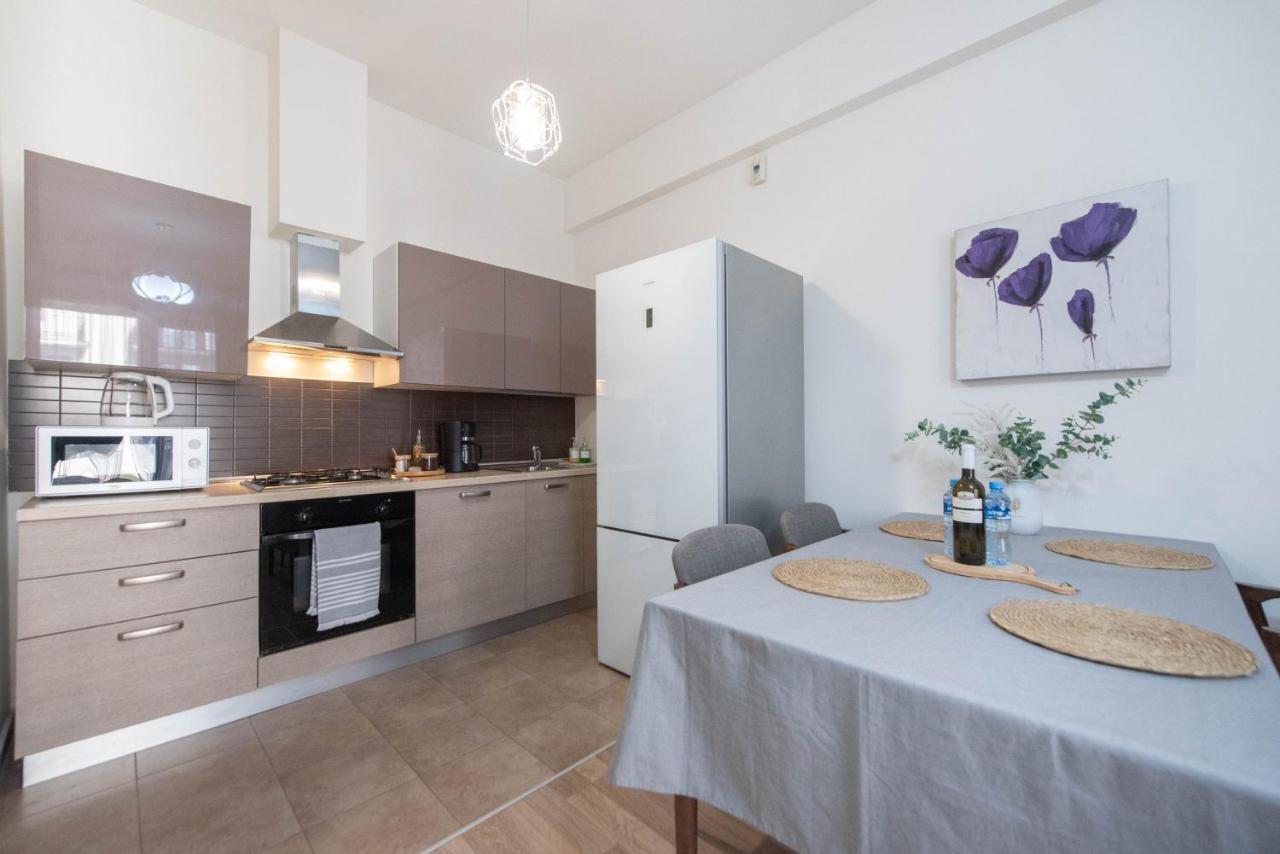 Gg Home - Cozy 2-Bedroom Apartment On Givi Kartozia ティビリシ エクステリア 写真